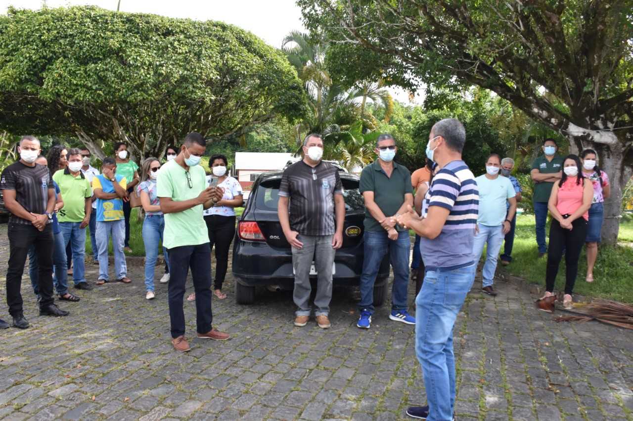 Camacã: Prefeito Paulo do Gás reúne servidores públicos e secretários para desejar um bom início de ano